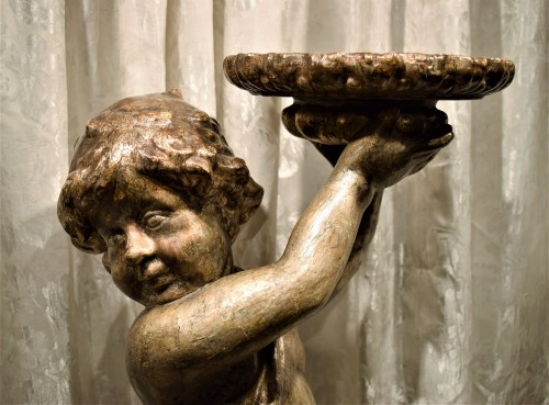 XVIIIe siècle - Putto porte torchère  en bois argenté, Venise 18e siècle